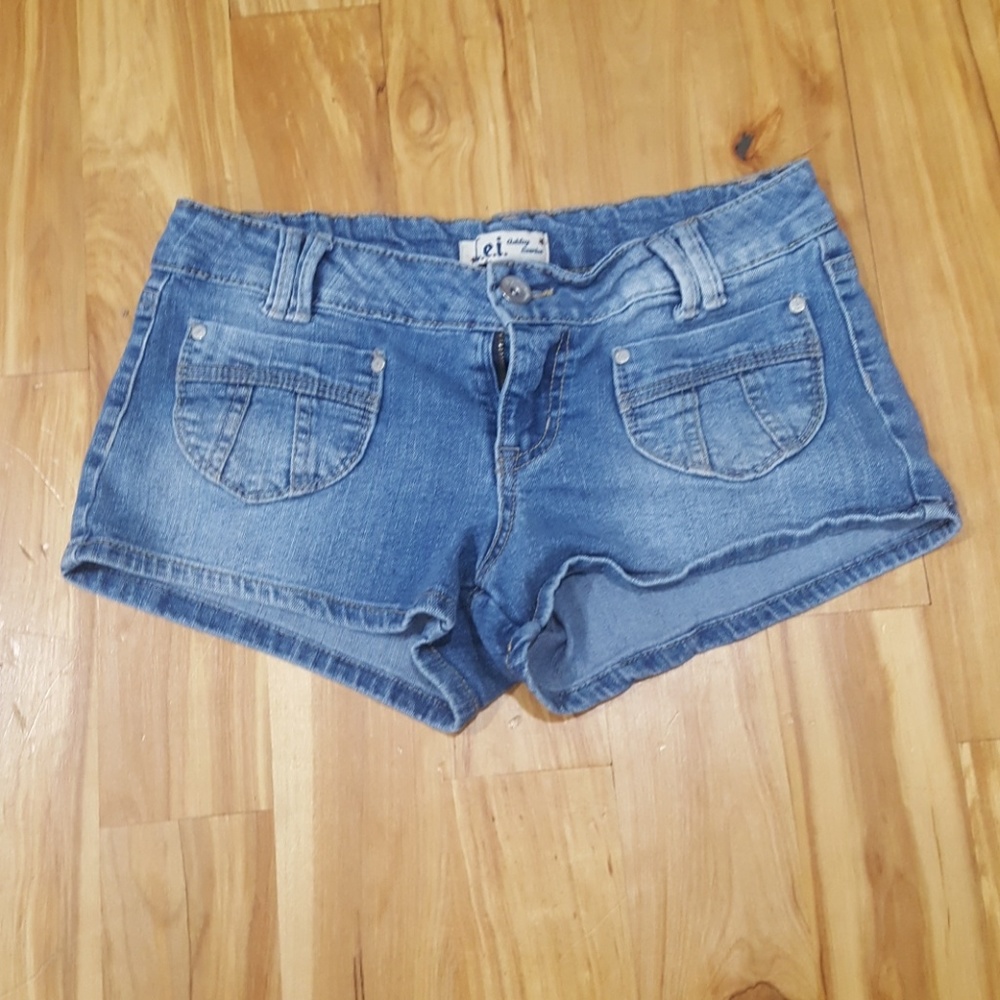 LEI shorts